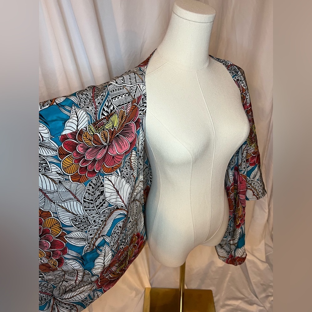 Trina Turk Silk Floral San Simeon kimono | M/L - Picture 7 of 8